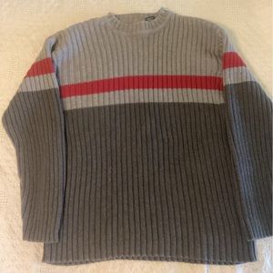 Men’s GAP - XXL Crewneck Sweater. Long sleeves. Grey with red horizontal stripe.